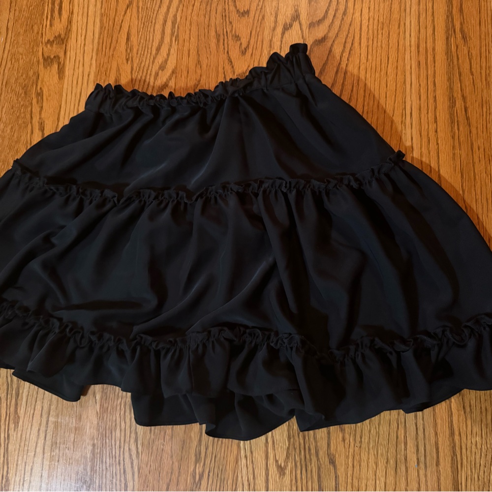 Zenana Black short ruffle skirt